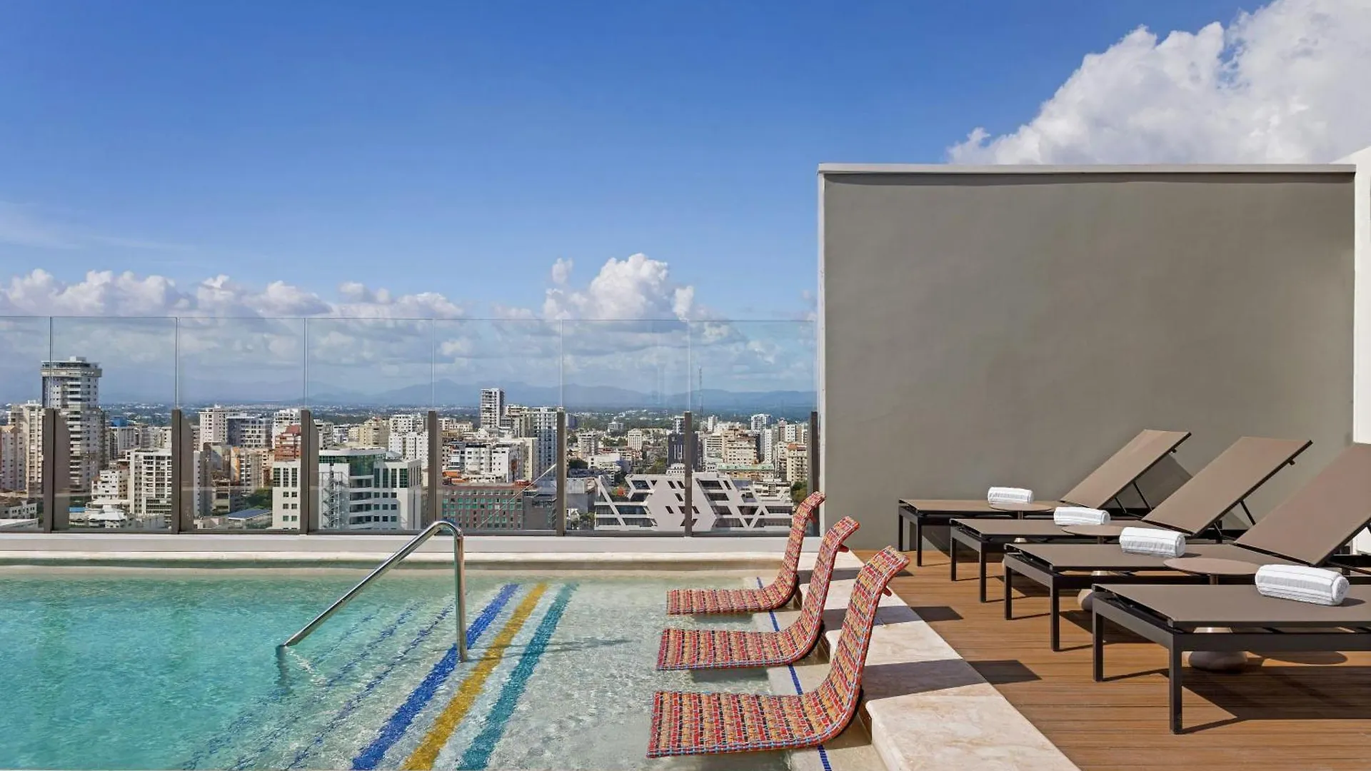 Aloft Santo Domingo Piantini Hotel