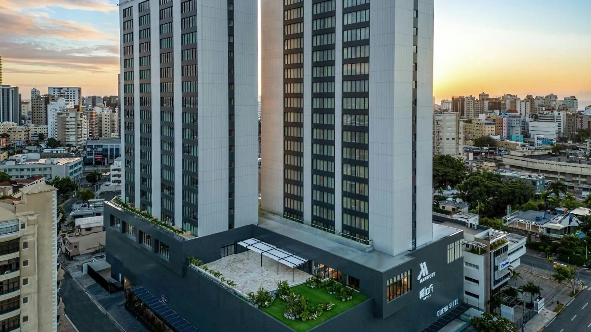 Aloft Santo Domingo Piantini Hotel